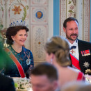Queen Silvia and Crown Prince Haakon under gallamiddagen. Foto: Heiko Junge / NTB scanpix